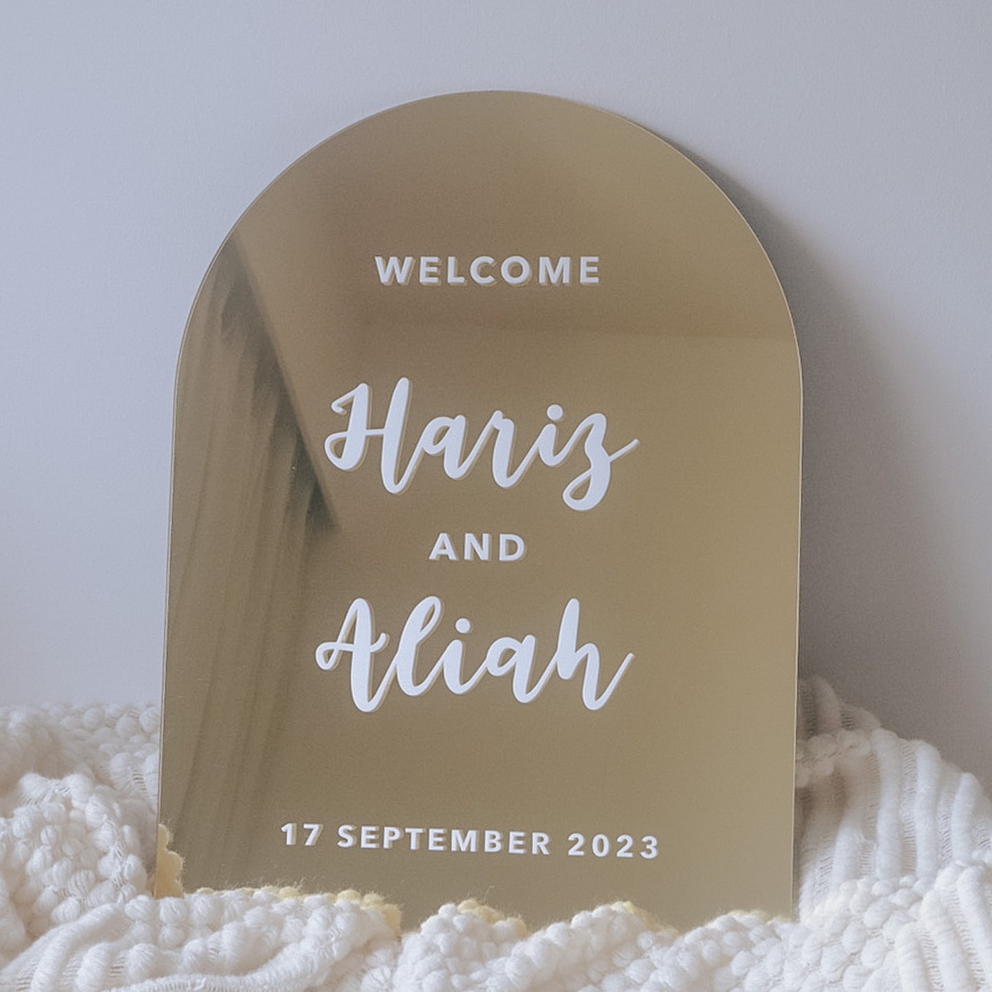Personalised Wedding Welcome Sign - Acrylic (Arch Shape with 3D texts)