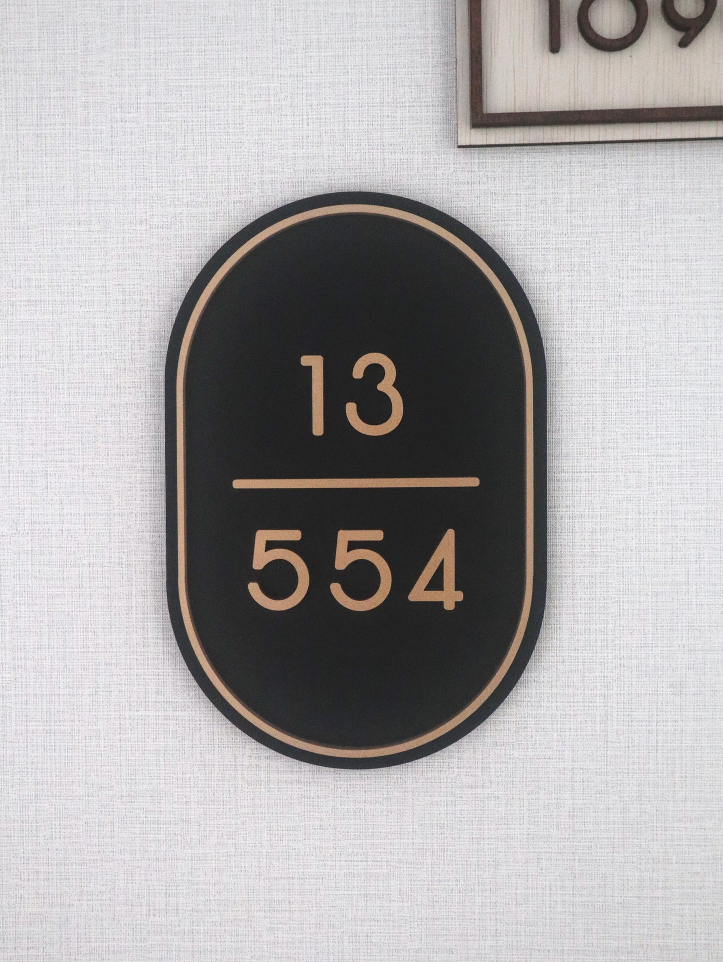 ADELE Unit Number Sign (with border)